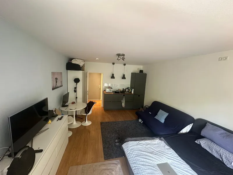 Voll möbliertes Studio mit Balkon zur Zwischenmiete — photo 1